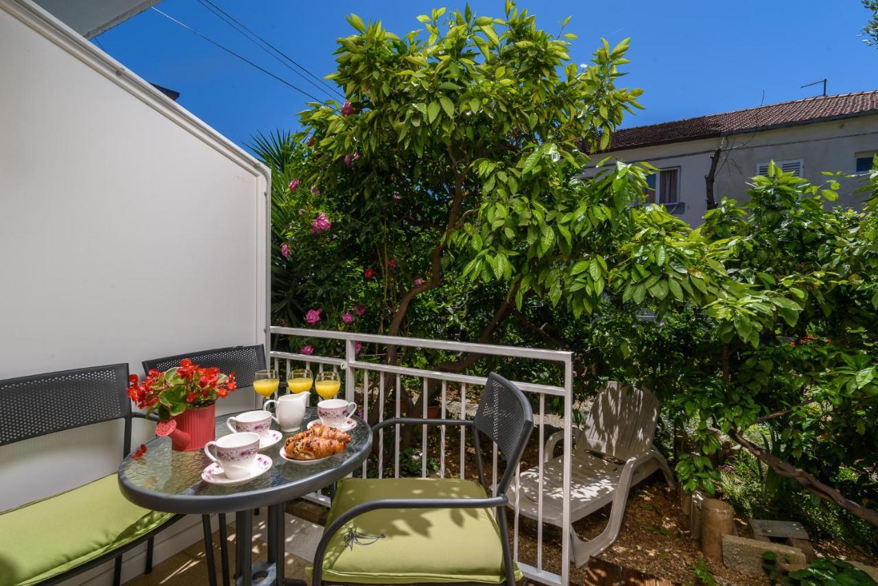 Apartments Mare Trogir Exterior foto
