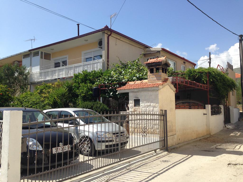 Apartments Mare Trogir Exterior foto