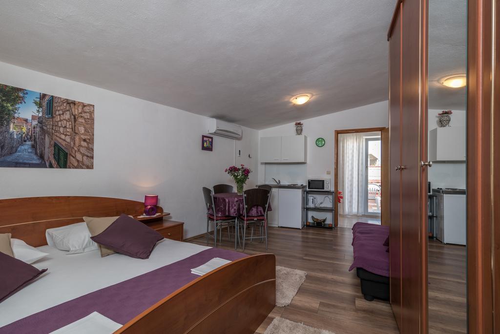 Apartments Mare Trogir Exterior foto