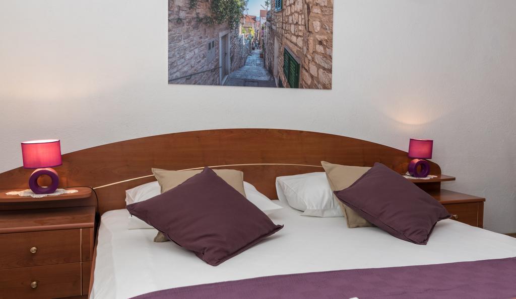 Apartments Mare Trogir Exterior foto